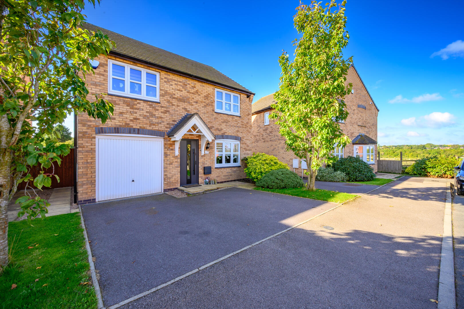 Old Farm Lane, Longford, CV6 – Check Out The Virtual Tour